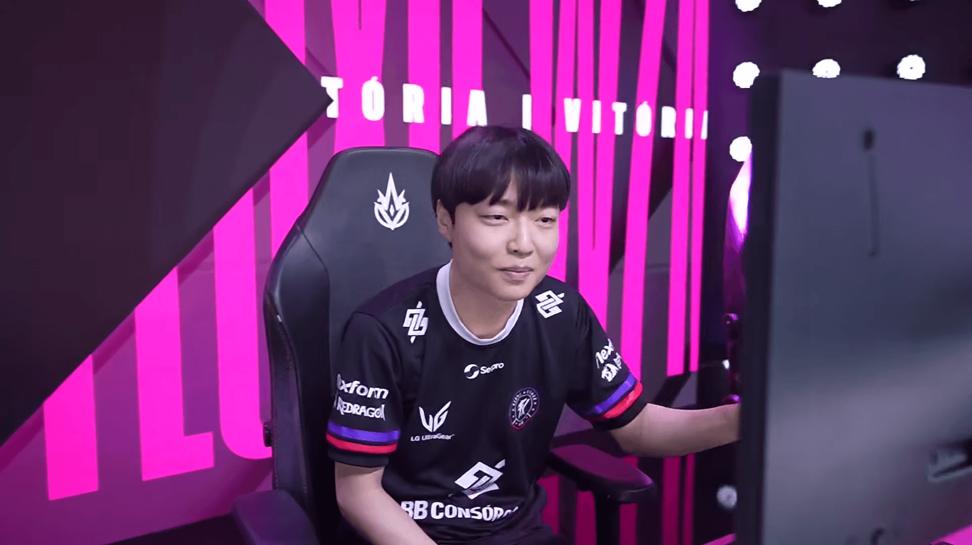 Fluxo vence a FURIA por 2 a 0 e confirma crescimento no CBLOL 2026